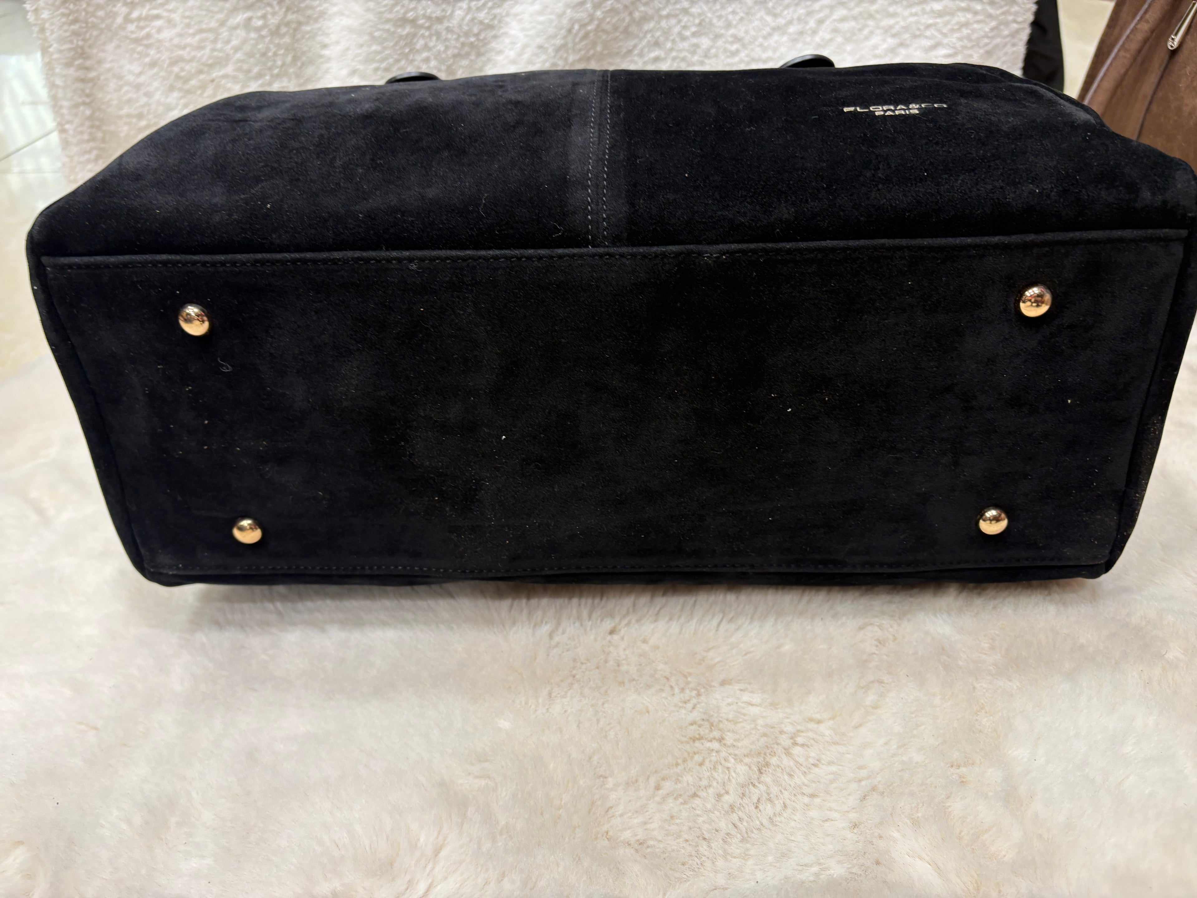 Sac à main Garance en suédine noir - Flora & Co Paris